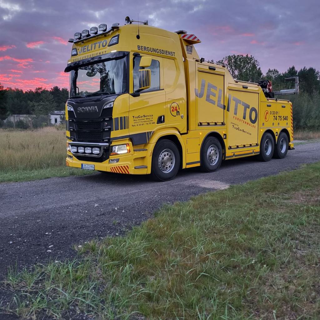 Gelber Spezialschlepper