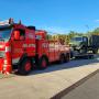 Schlepper transportiert UNIMOG